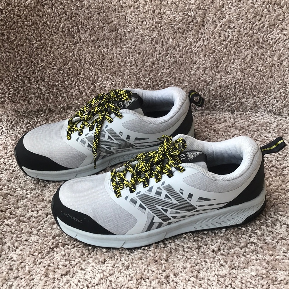 New Balance 412 ESD Alloy Toe Sneakers size 7 D men / 9-9.5 women